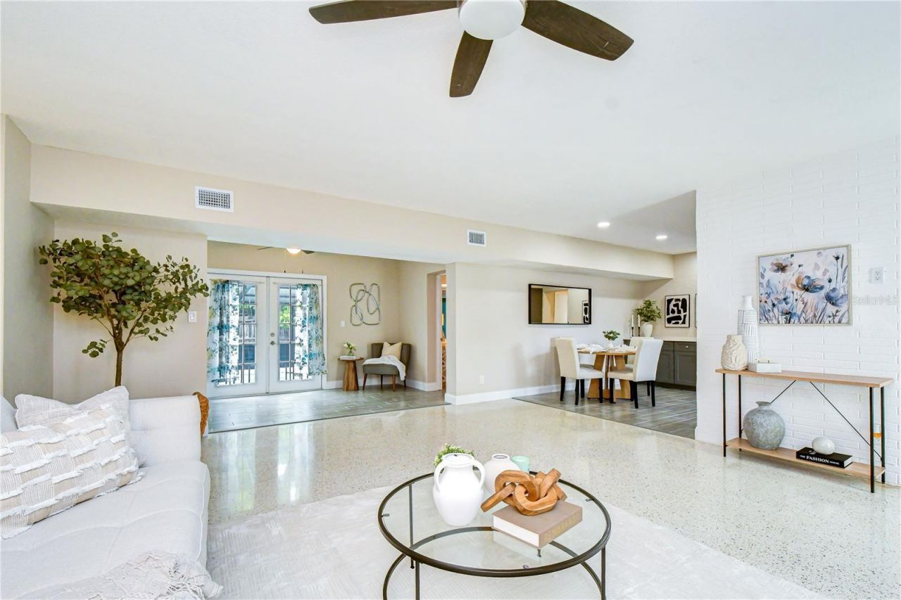 6871 4th Street S, Saint Petersburg, FL 33705 Photo