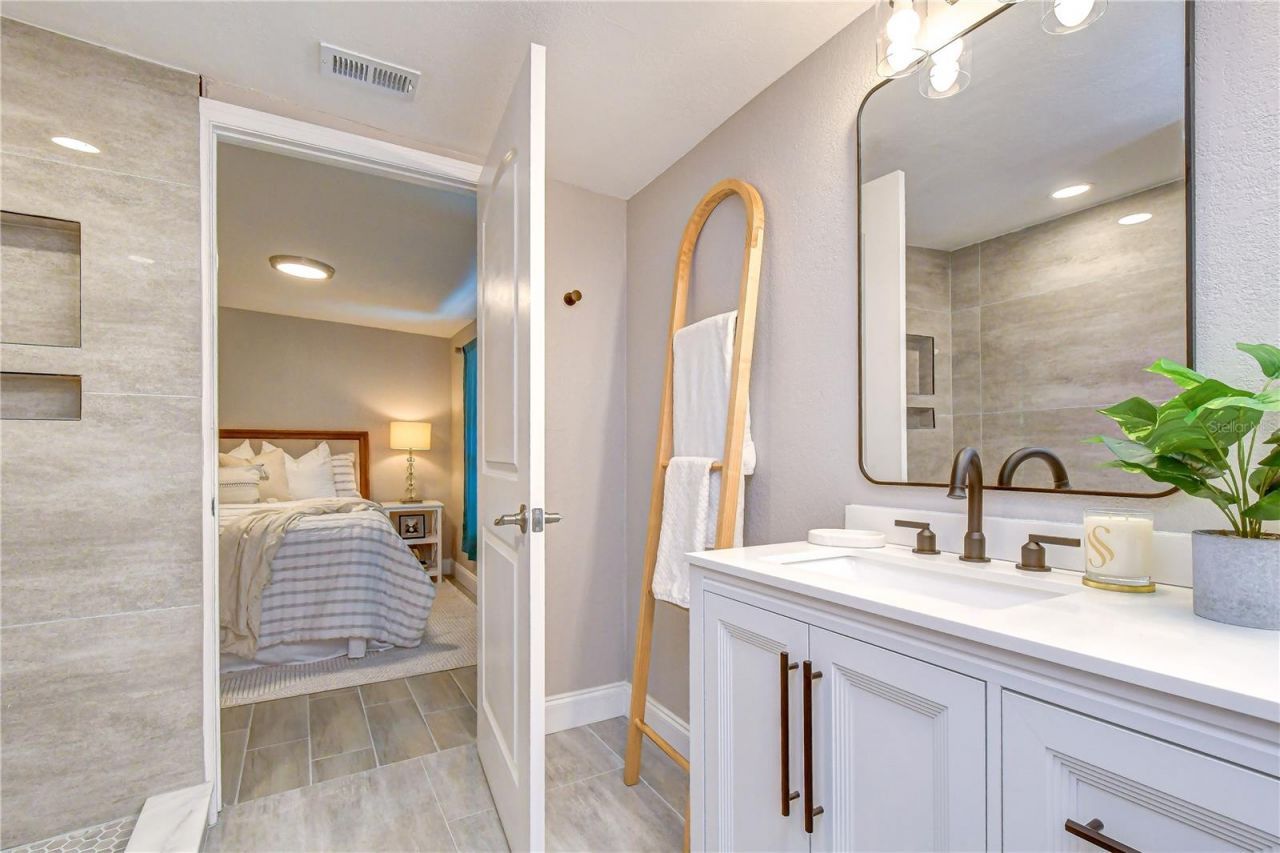6871 4th Street S, Saint Petersburg, FL 33705 Photo