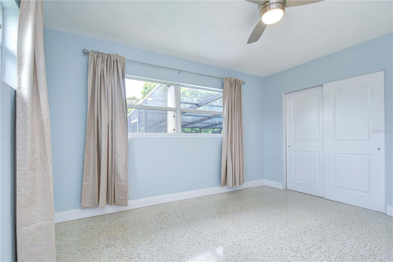6871 4th Street S, Saint Petersburg, FL 33705 Photo