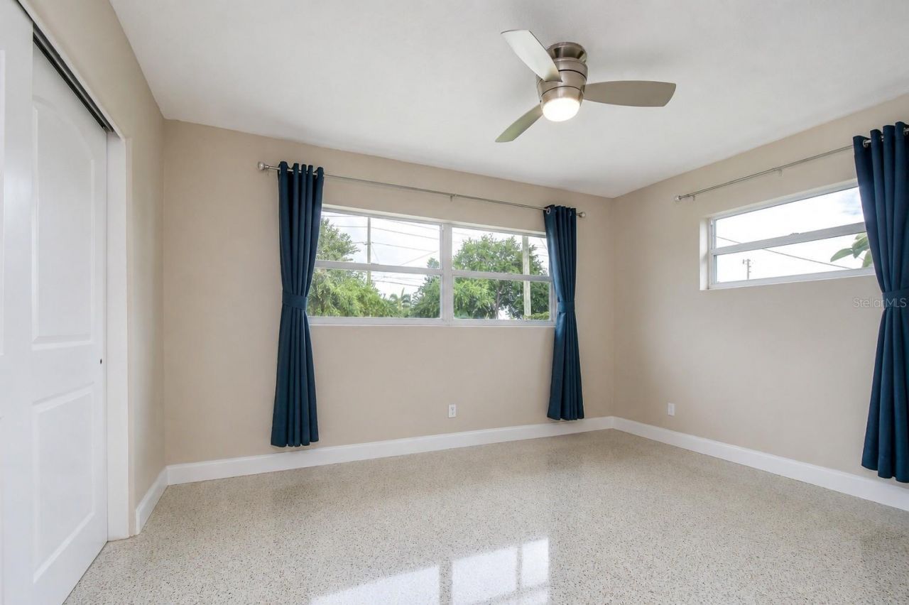 6871 4th Street S, Saint Petersburg, FL 33705 Photo