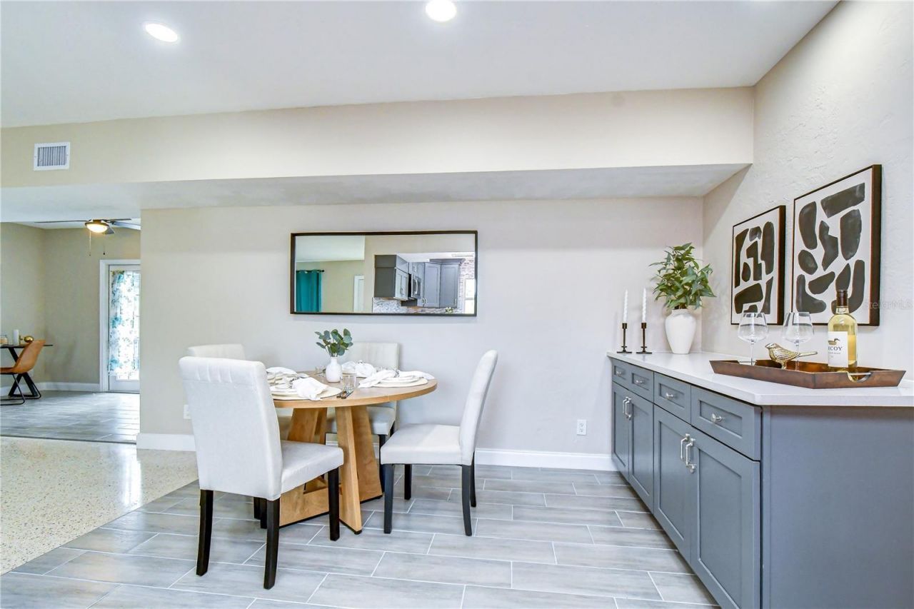 6871 4th Street S, Saint Petersburg, FL 33705 Photo