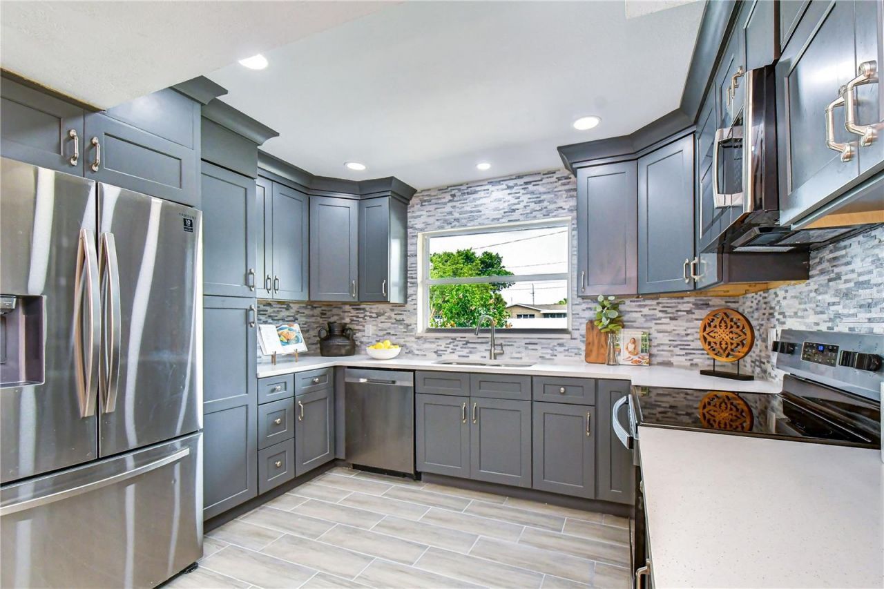 6871 4th Street S, Saint Petersburg, FL 33705 Photo