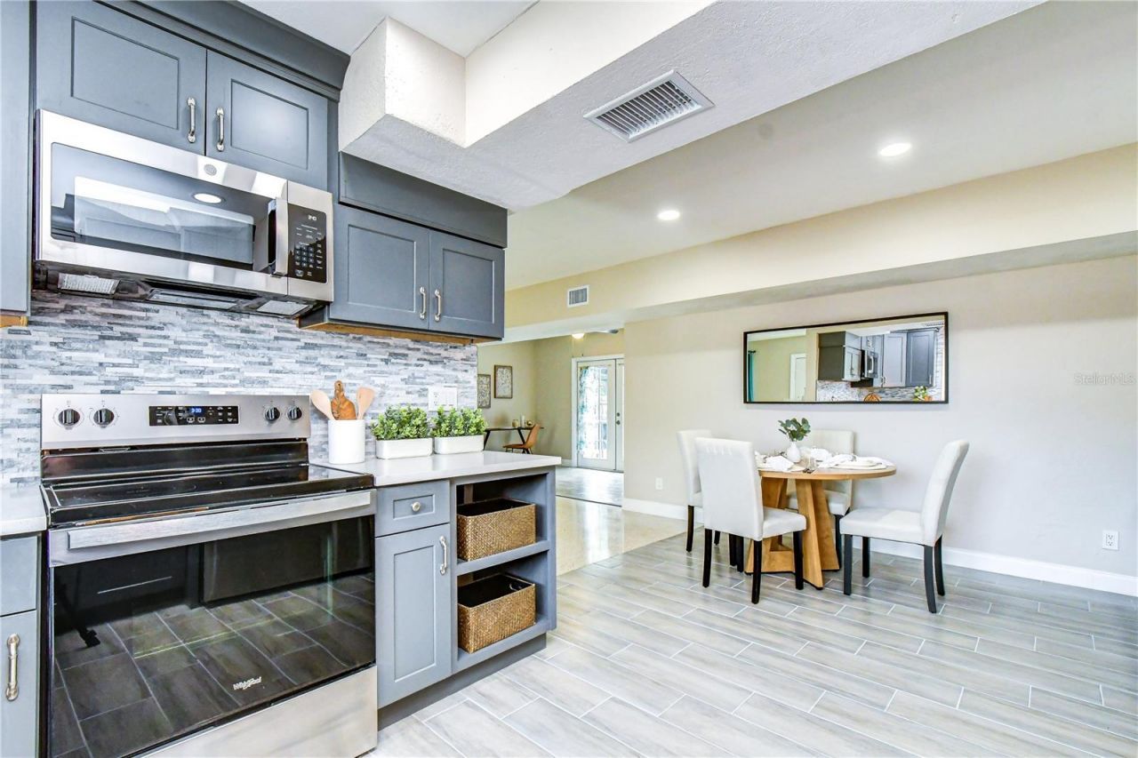 6871 4th Street S, Saint Petersburg, FL 33705 Photo