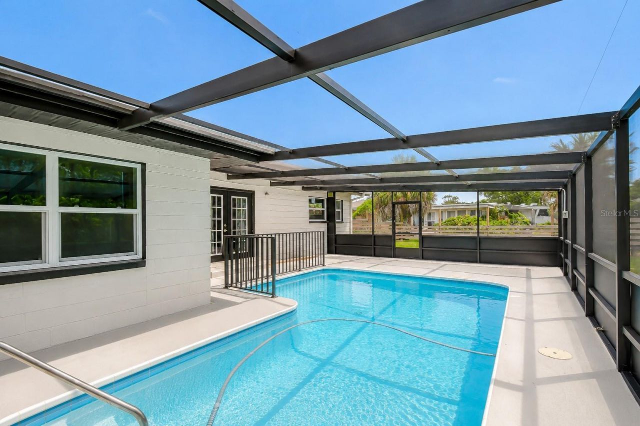 6871 4th Street S, Saint Petersburg, FL 33705 Photo