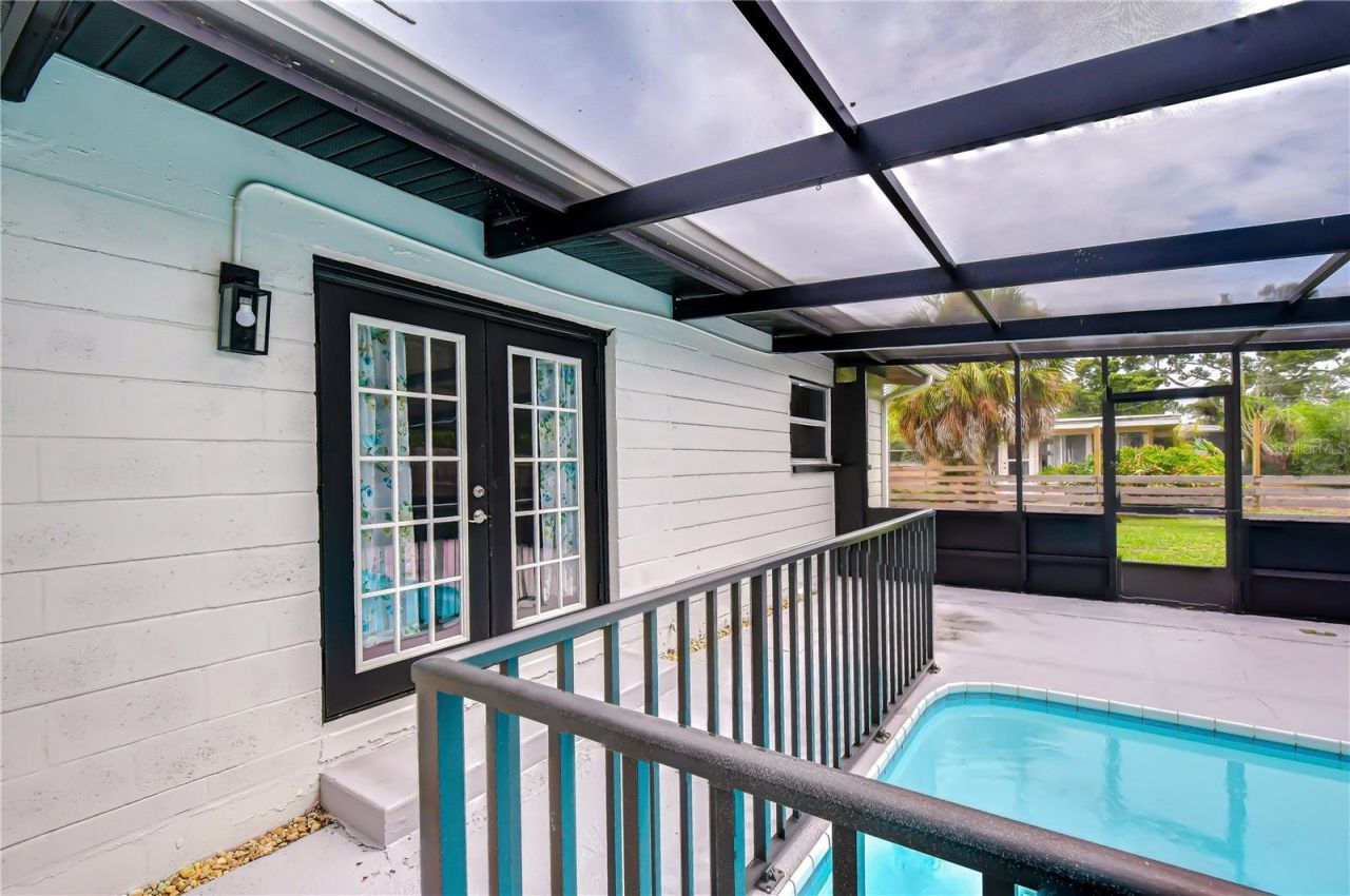 6871 4th Street S, Saint Petersburg, FL 33705 Photo