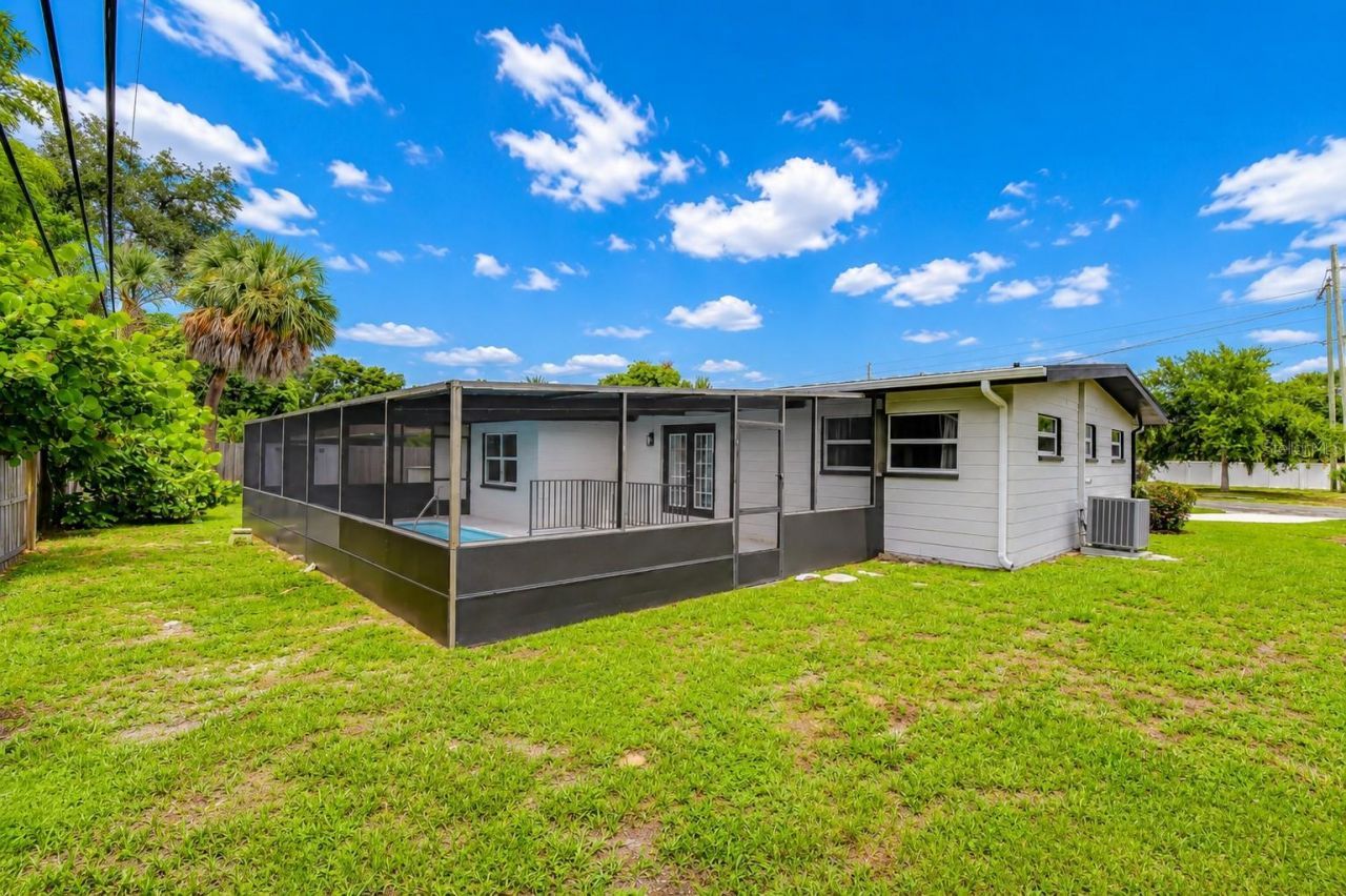 6871 4th Street S, Saint Petersburg, FL 33705 Photo