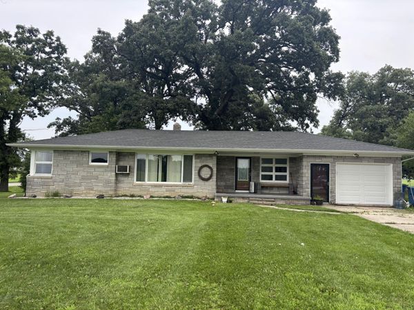 4004 E 109th Avenue , Crown Point, IN 46307