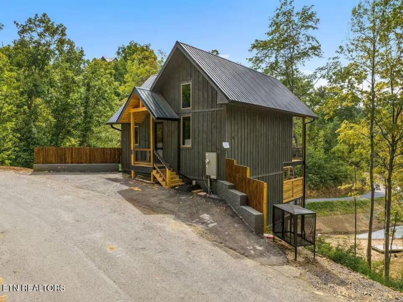 220 Jolene Way, Sevierville, TN 37876 Main Photo