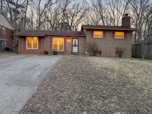 2624 COURTNEY DR, Memphis, TN 38128