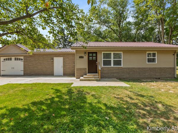207 W Maple Street, Carson City, MI 48811