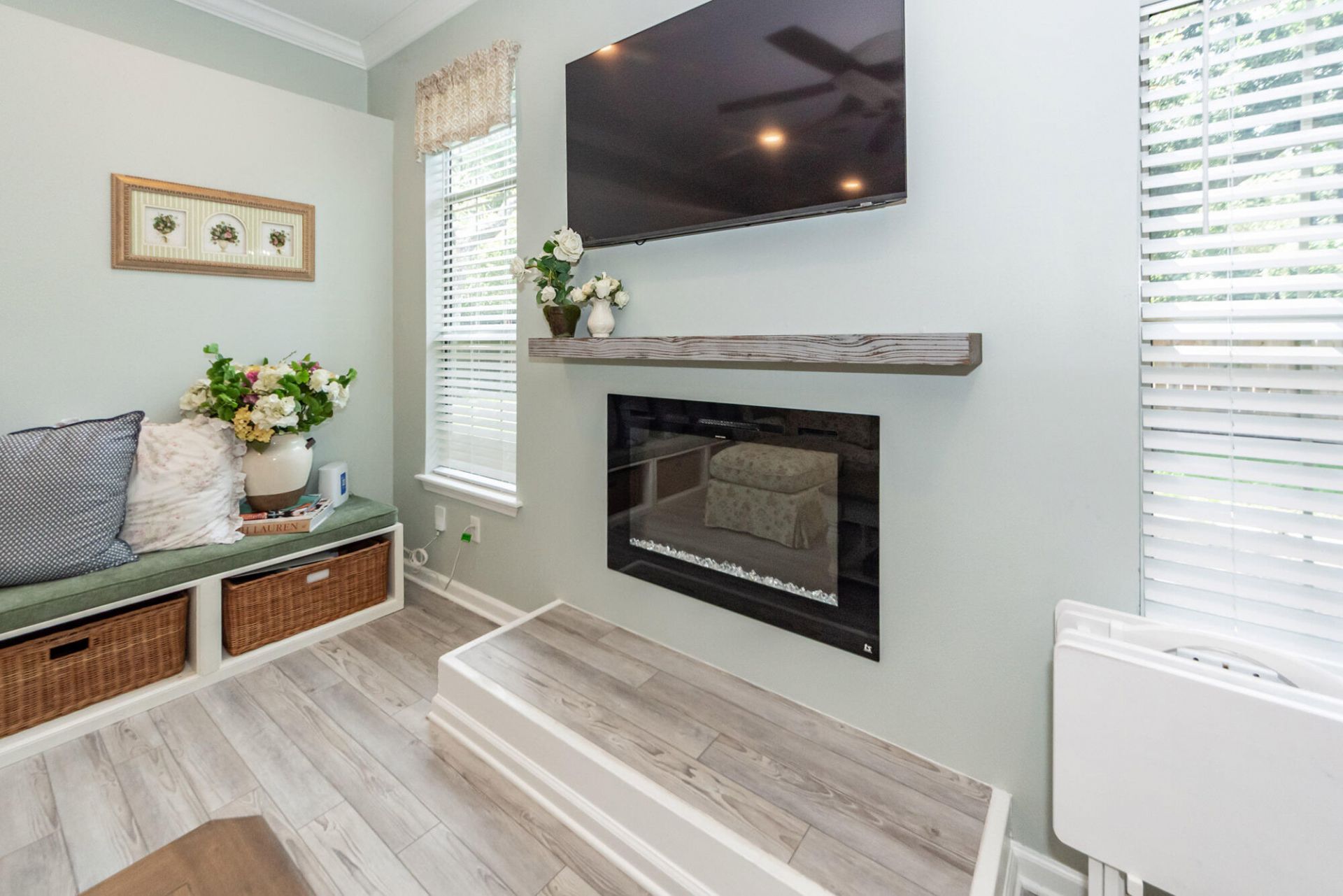 1231 Center Lake Drive Photo 4