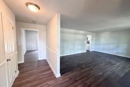 1425 Hollyberry Lane  photo 4