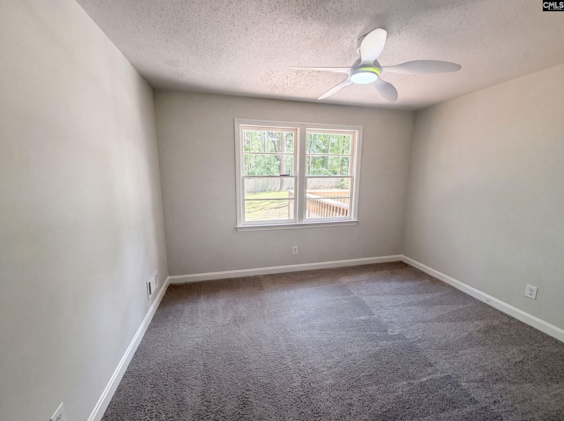 1425 Hollyberry Lane  Photo 4