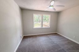 1425 Hollyberry Lane  photo 4