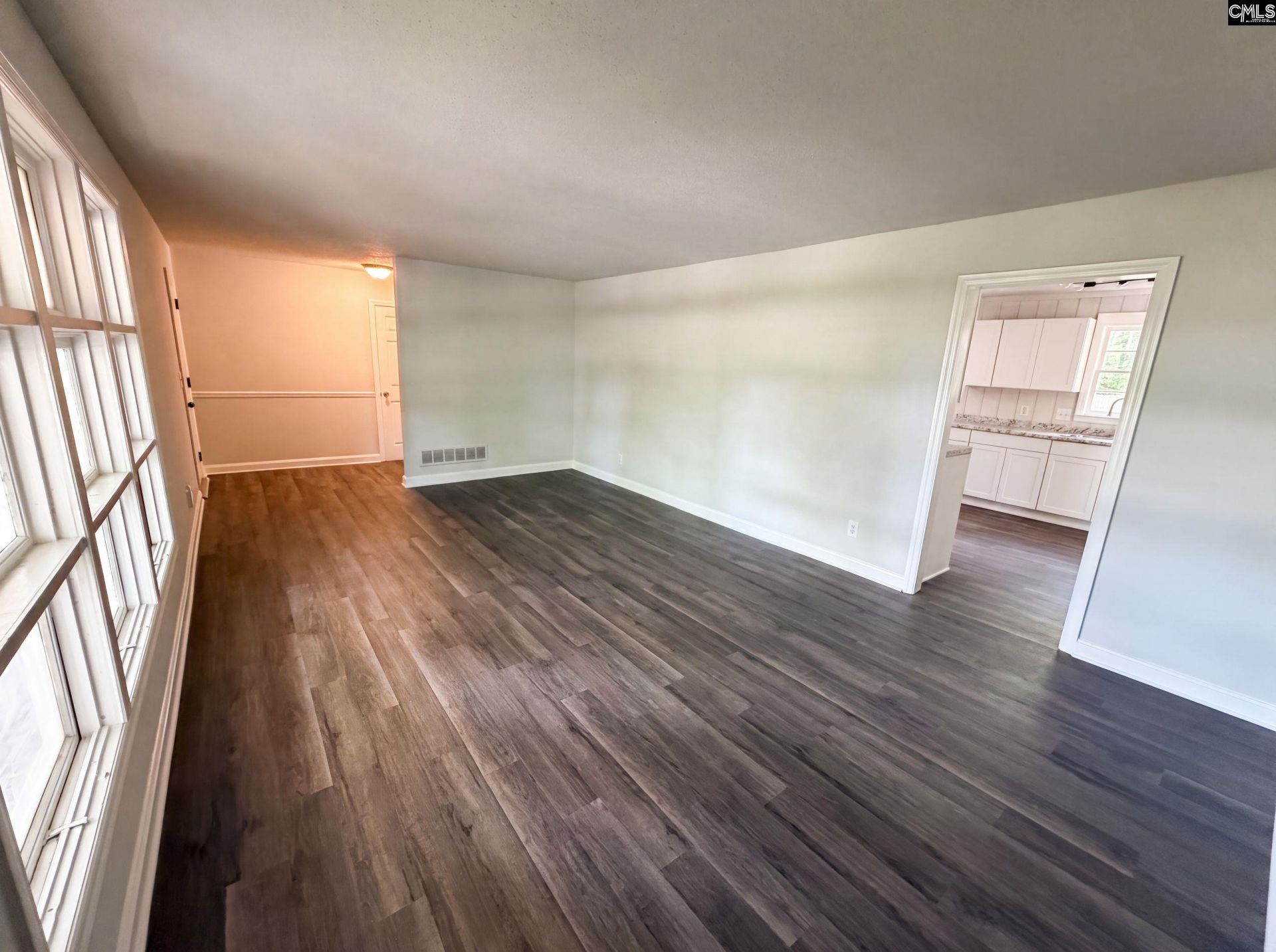 1425 Hollyberry Lane  Photo 8