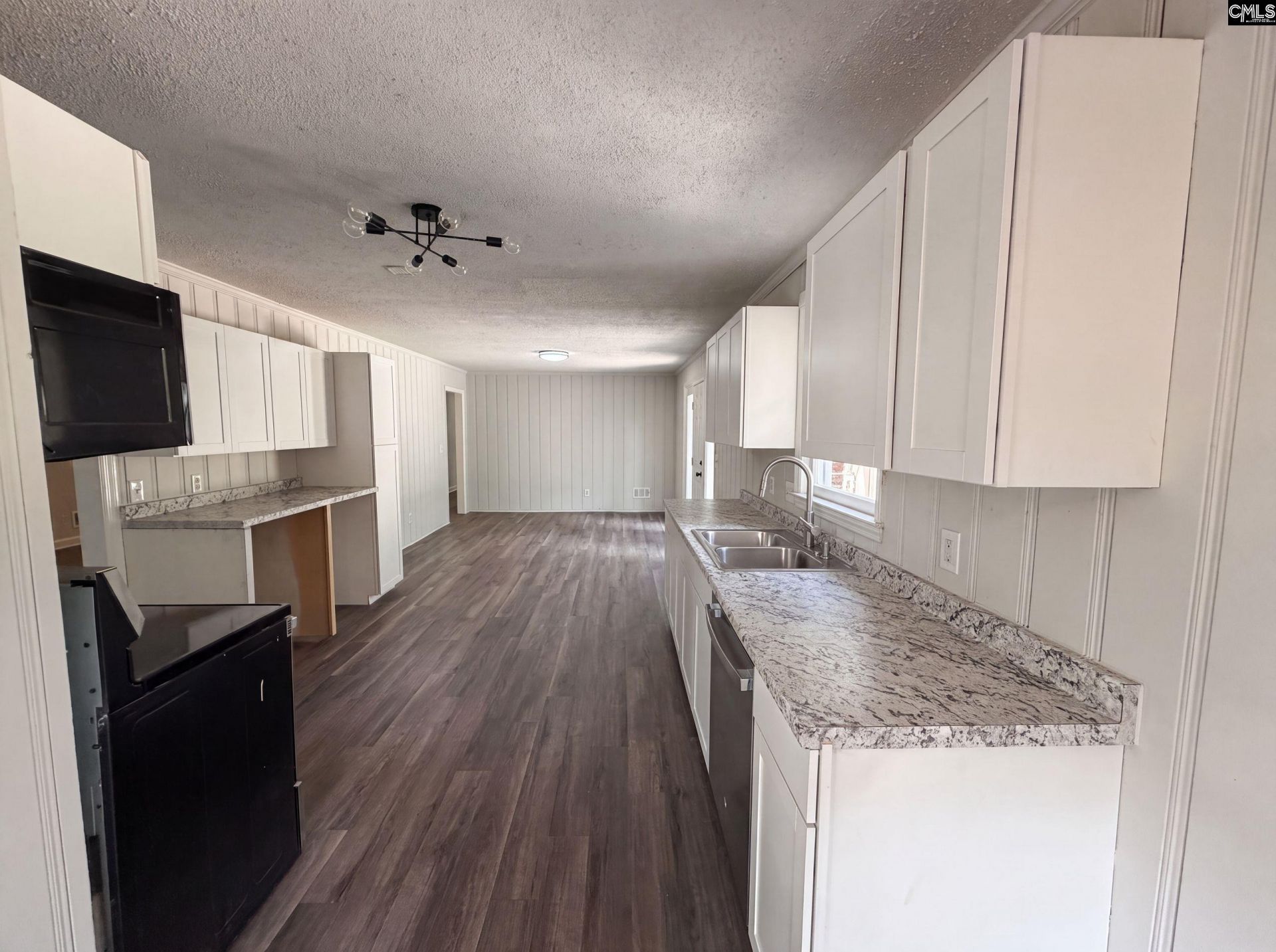 1425 Hollyberry Lane  Photo 9