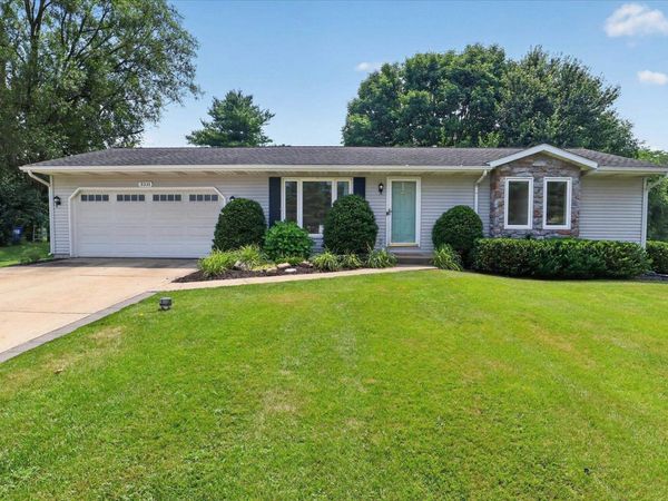 3331 E East Ridge Drive, Warsaw, IN 46582