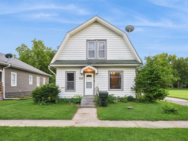 1705 Iowa Street , Perry, IA 50220