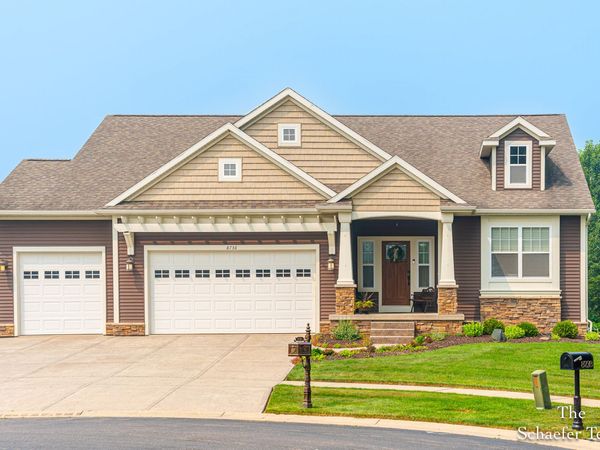 8736 Mount Rainier Circle, Lansing, MI 48917