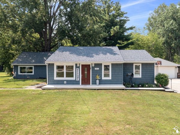 1811 Center Drive, Temperance, MI 48182