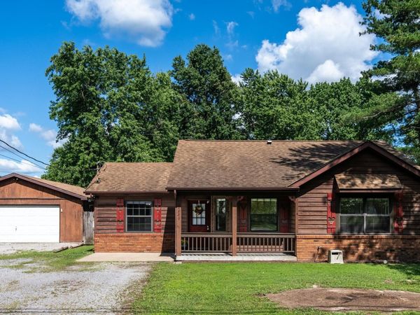 2720 N 13TH Street, Herrin, IL 62948