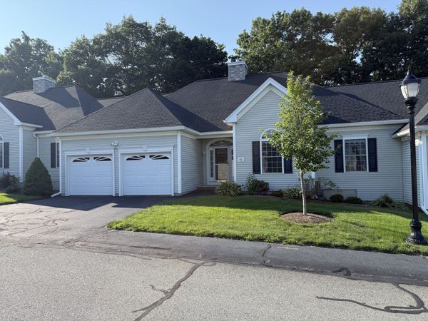 40 Holly Ln, Unit 40, Dracut, MA 01826