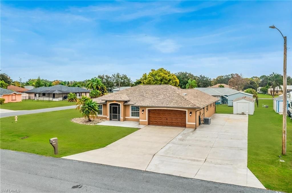 401 Candlewick Cir E, Lehigh Acres, FL 33936 Photo