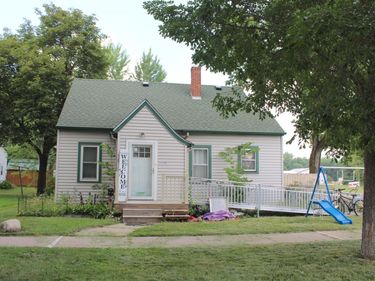 439 3rd Avenue SE, Hutchinson, MN 55350