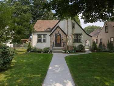 5421 13th Avenue S, Minneapolis, MN 55417