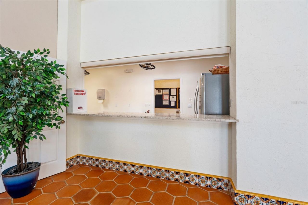 6101 34th Street W, Unit 2B, Bradenton, FL 34210 Photo