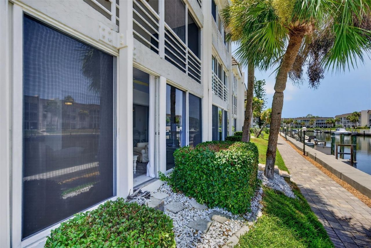 4390 Exeter Drive, Unit 107, Longboat Key, FL 34228 Photo