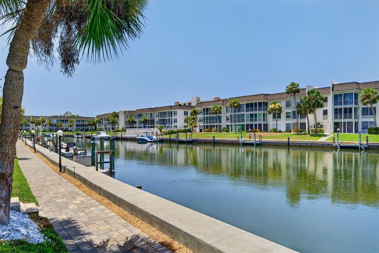 4390 Exeter Drive, Unit 107, Longboat Key, FL 34228 Photo