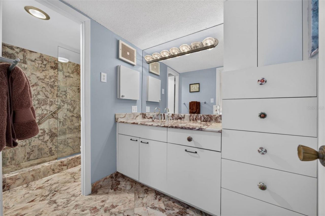 4390 Exeter Drive, Unit 107, Longboat Key, FL 34228 Photo