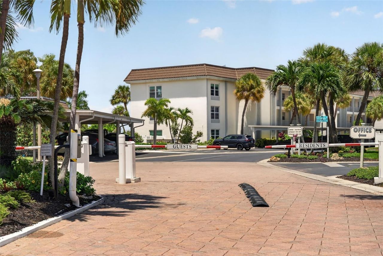 4390 Exeter Drive, Unit 107, Longboat Key, FL 34228 Photo