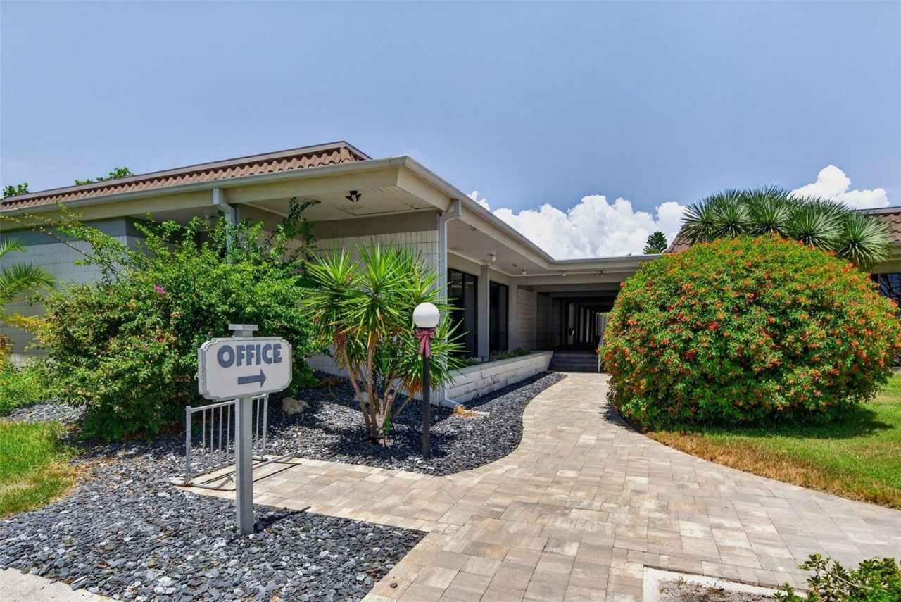 4390 Exeter Drive, Unit 107, Longboat Key, FL 34228 Photo