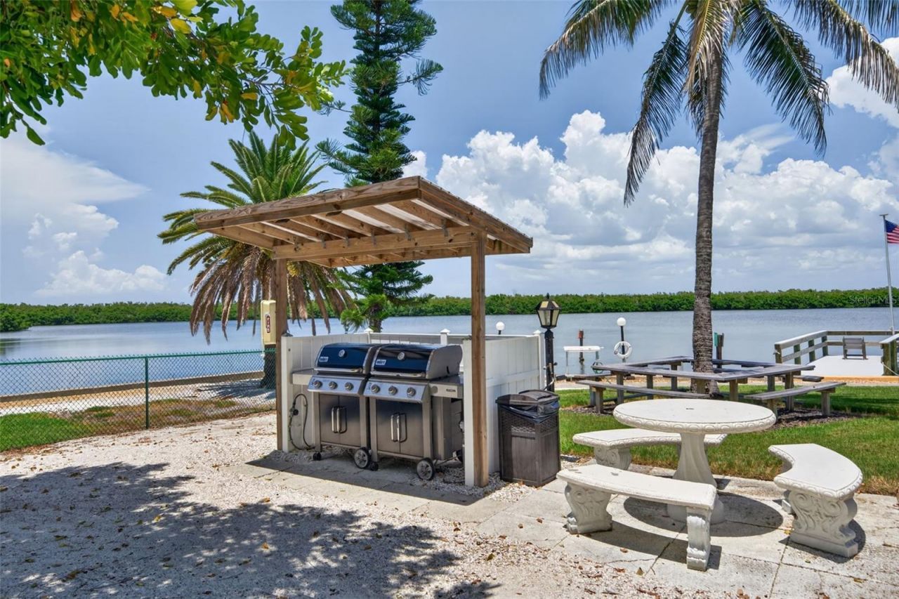 4390 Exeter Drive, Unit 107, Longboat Key, FL 34228 Photo