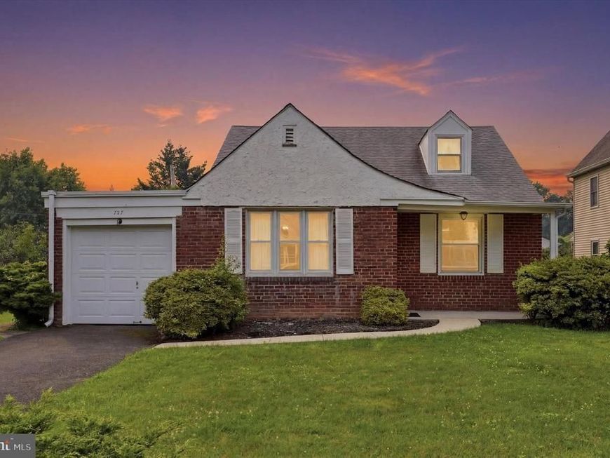 727 Cottage Road , Glenside, PA 19038 Main Photo