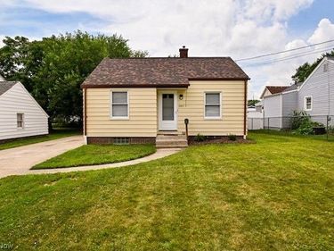 2817 Fletcher Avenue NE, Canton, OH 44705