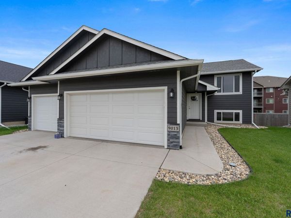9013 W 24th St, Sioux Falls, SD 57106