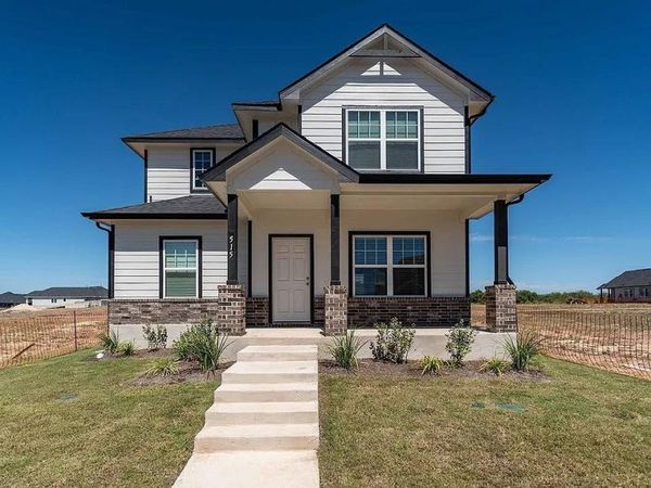 515 Clearlake DR , Hutto, TX 78634