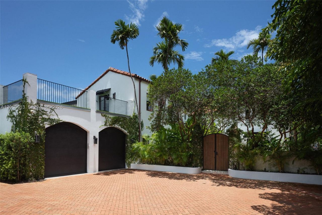 5401 Pine Tree Drive , Unit 5401, Miami Beach, FL 33140 Photo