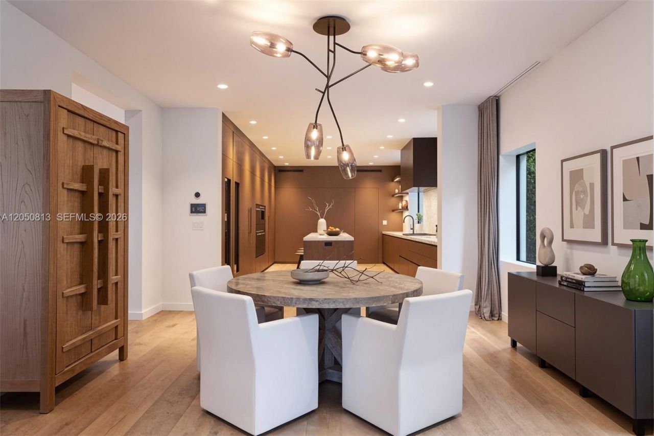 5401 Pine Tree Drive , Unit 5401, Miami Beach, FL 33140 Photo