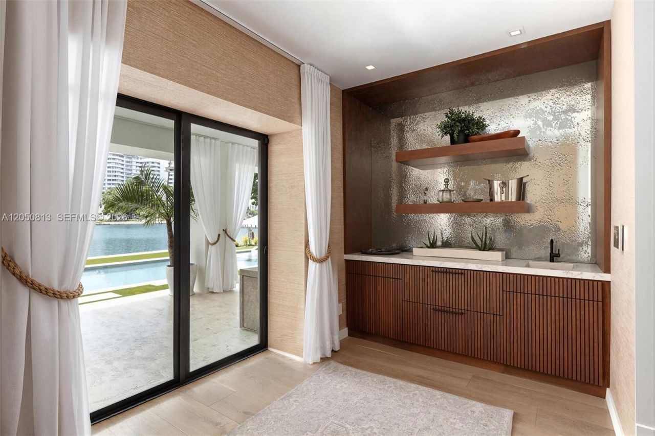 5401 Pine Tree Drive , Unit 5401, Miami Beach, FL 33140 Photo