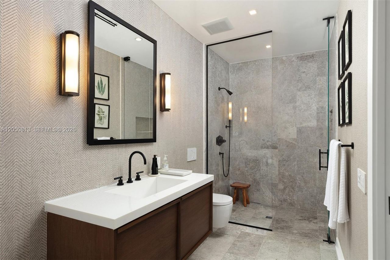 5401 Pine Tree Drive , Unit 5401, Miami Beach, FL 33140 Photo