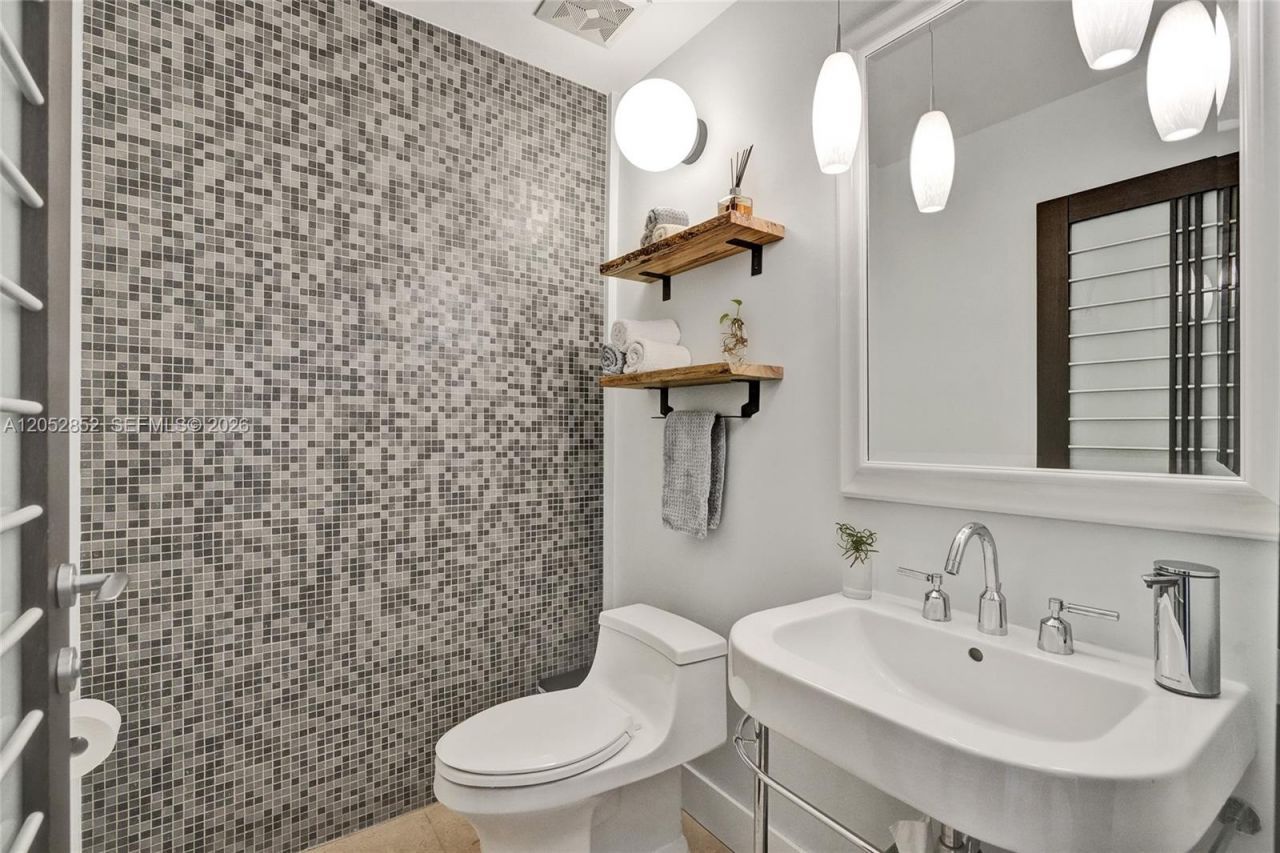 2001 Meridian Ave, Unit 308, Miami Beach, FL 33139 Photo