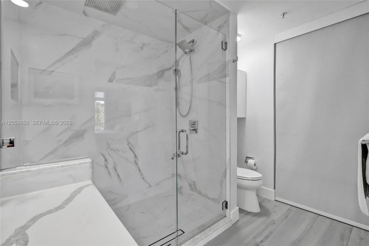 2001 Meridian Ave, Unit 308, Miami Beach, FL 33139 Photo
