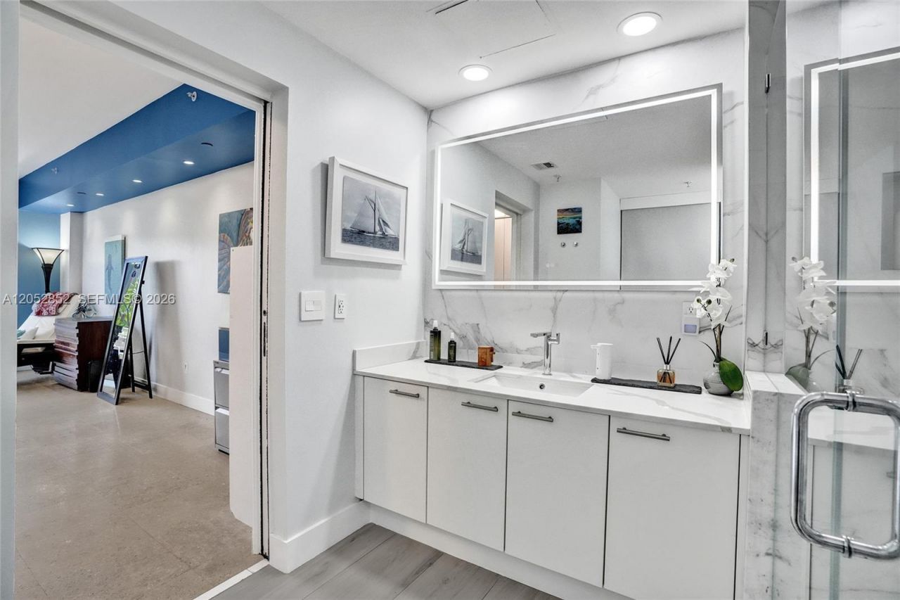2001 Meridian Ave, Unit 308, Miami Beach, FL 33139 Photo