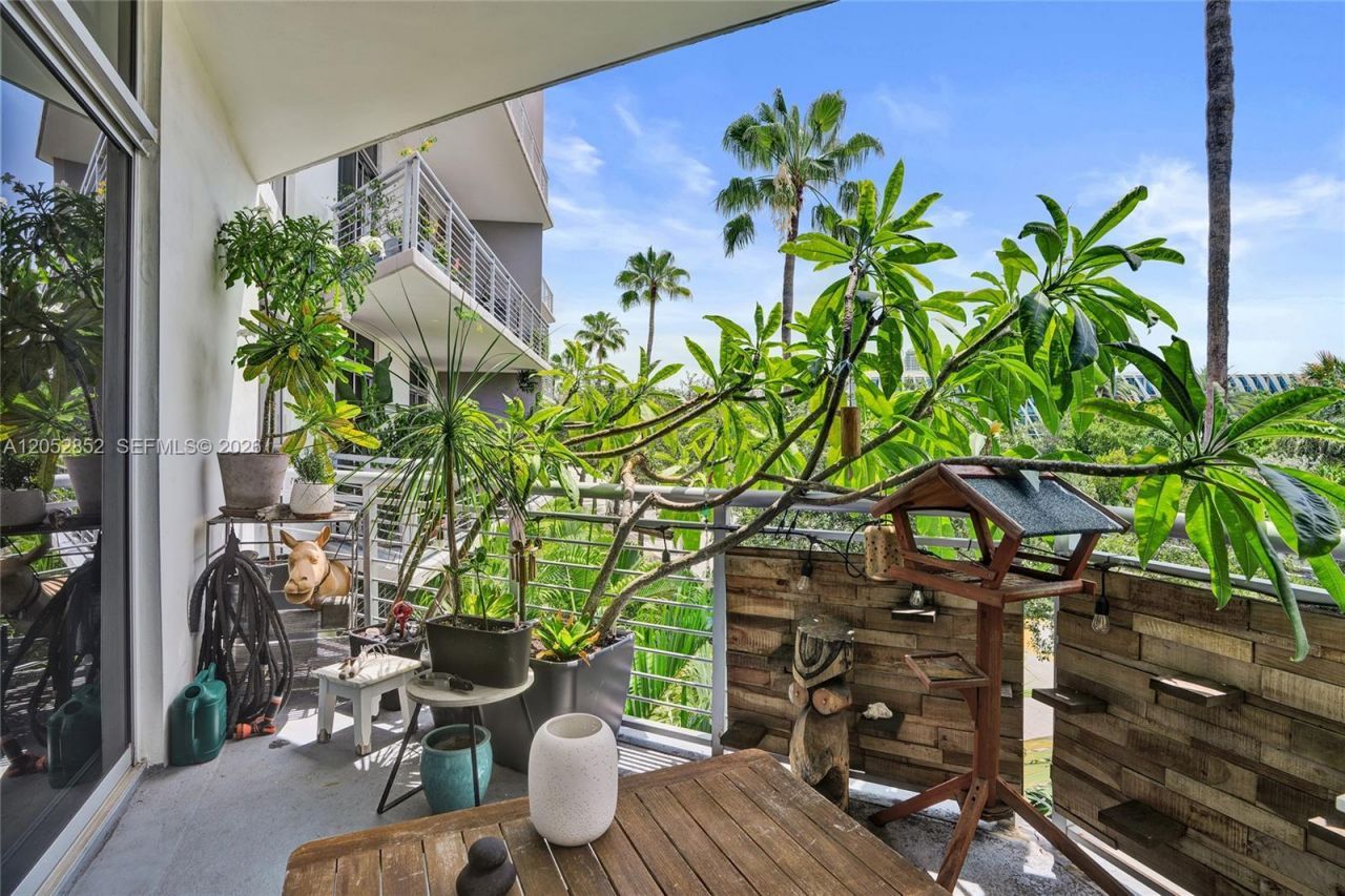 2001 Meridian Ave, Unit 308, Miami Beach, FL 33139 Photo