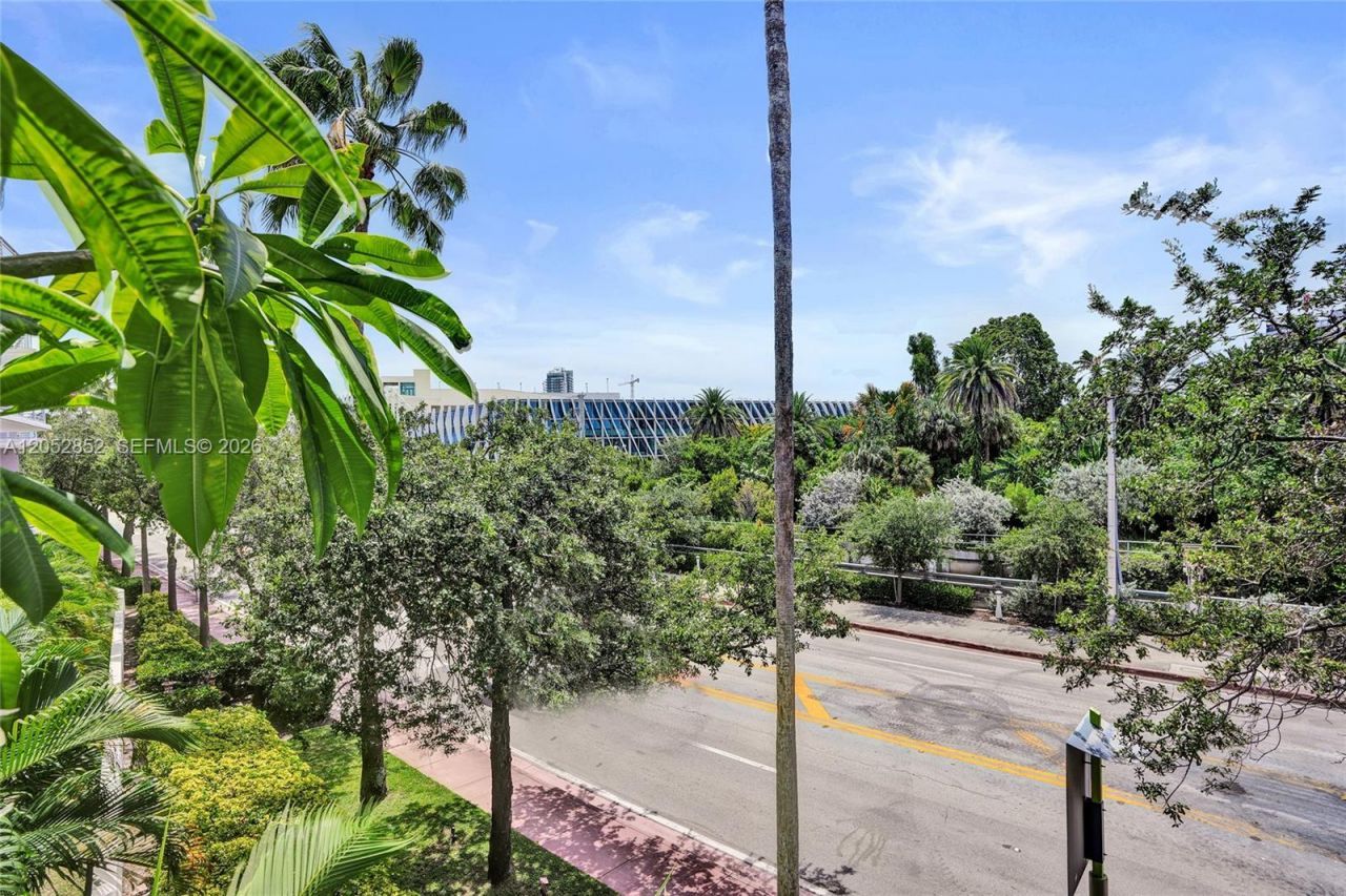2001 Meridian Ave, Unit 308, Miami Beach, FL 33139 Photo