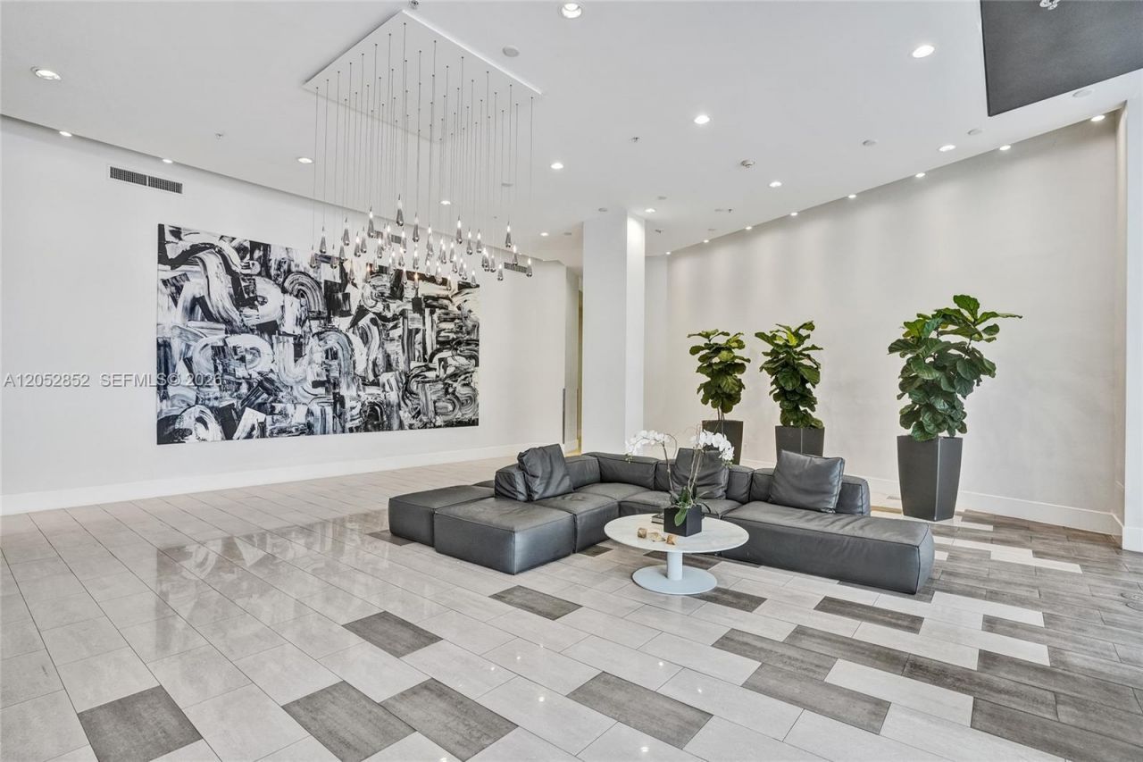2001 Meridian Ave, Unit 308, Miami Beach, FL 33139 Photo